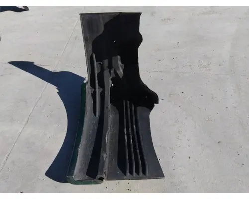 2016 FREIGHTLINER CASCADIA 113 FENDER EXTENSION