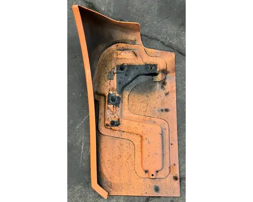 2020 KENWORTH T680 Fender Extension